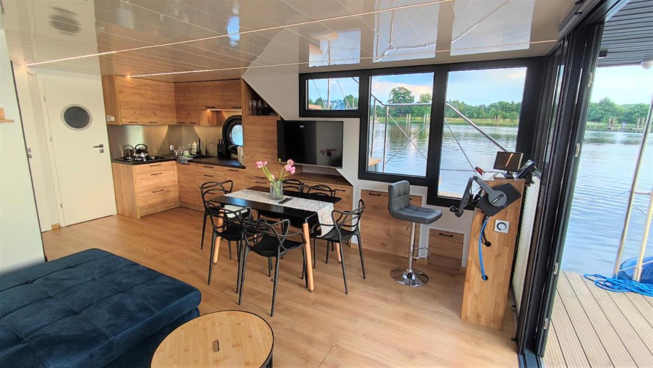 Houseboat Water King Apartament Plywajacy Dom Na Wodzie, 7 Os Wrocław Exterior foto