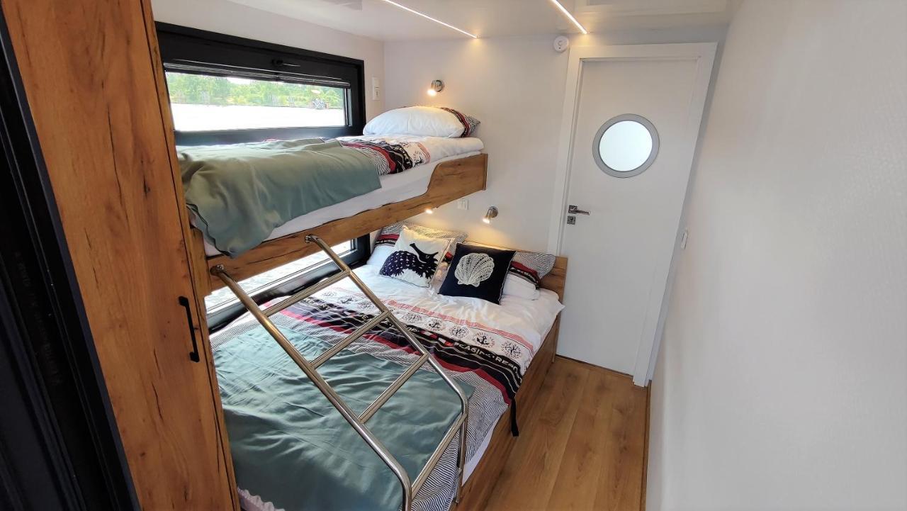 Houseboat Water King Apartament Plywajacy Dom Na Wodzie, 7 Os Wrocław Exterior foto