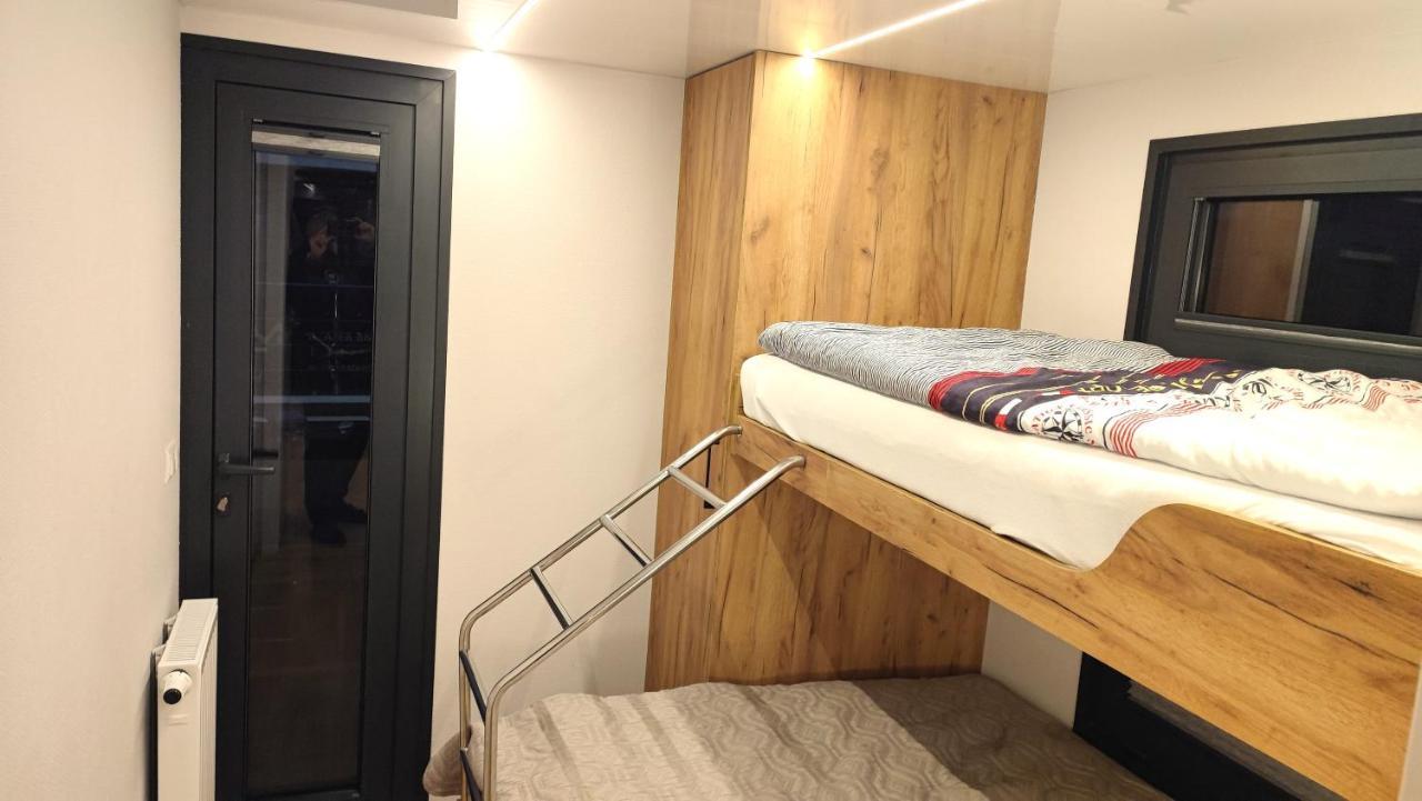 Houseboat Water King Apartament Plywajacy Dom Na Wodzie, 7 Os Wrocław Exterior foto